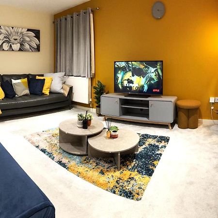 Large Cosy 2 Bedroom Ground Floor Flat In Stevenage Sg1 Sleeps 4-5 Free Parking Exteriér fotografie